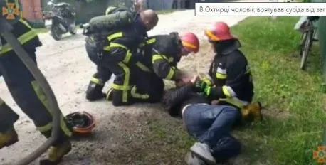 В Охтирці чоловік врятував сусіда від загибелі на пожежі