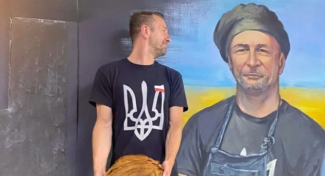 У Рівне приїхав польський пекар, якого зобразили на одному з муралів міста