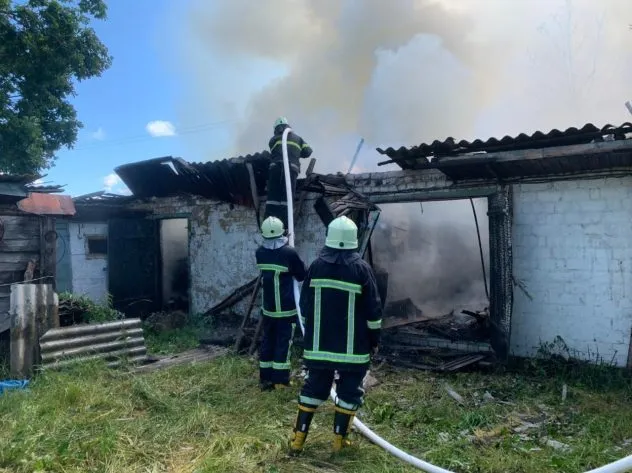 В Рівненському районі вогнеборці ліквідували пожежу у приватному господарстві