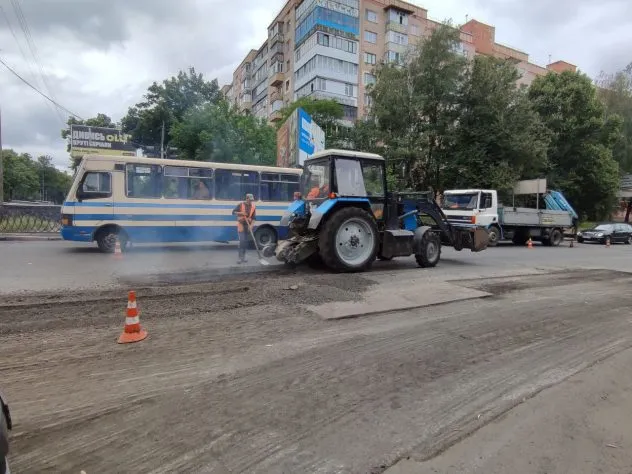 На чотирьох вулицях Рівного ремонтують дороги