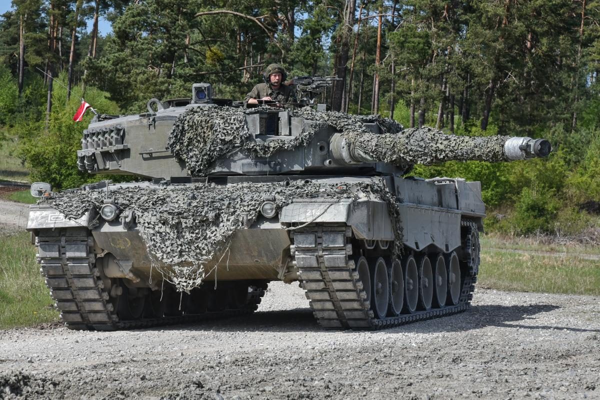 Німеччина знову відклала передачу Україні танків Leopard