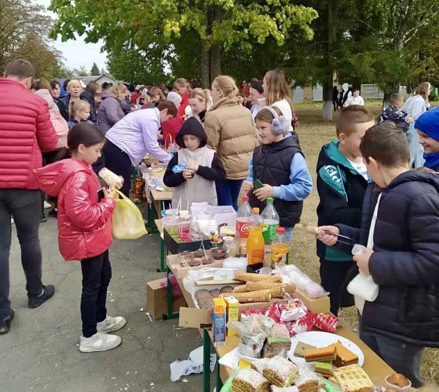 Понад 80 тисяч гривень зібрали для ЗСУ під час ярмарку у громаді на Рівненщині