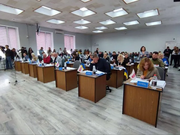 Сесія Рівнеради пройшла під знаком допомоги ЗСУ та підготовки до зими