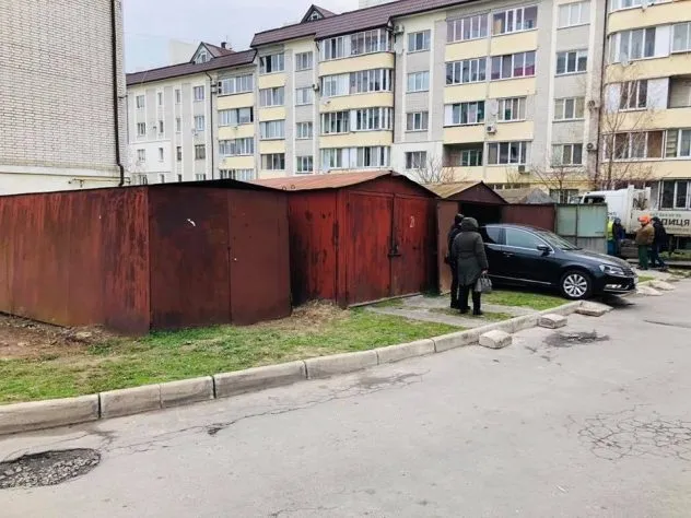 У Рівному демонтують 54 незаконно встановлені гаражі