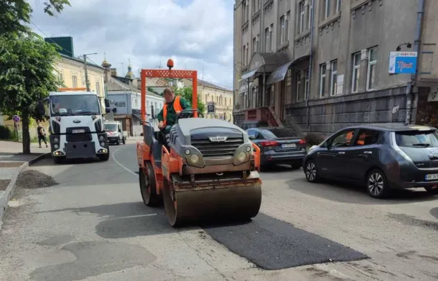 У Рівному сьогодні обмеження руху через дорожні роботи