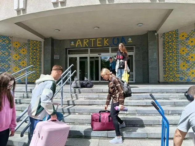 21 дитина з Рівненщини вирушила на оздоровлення до «Артеку»