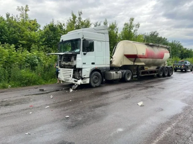 ДТП на Дубенщині: зіткнення джипа і вантажівки