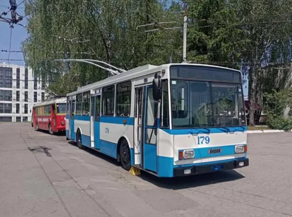 У Рівному знову на маршрути виходить 30-річний тролейбус