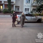 Патрульні повернули додому жінку, що заблукала у Рівному
