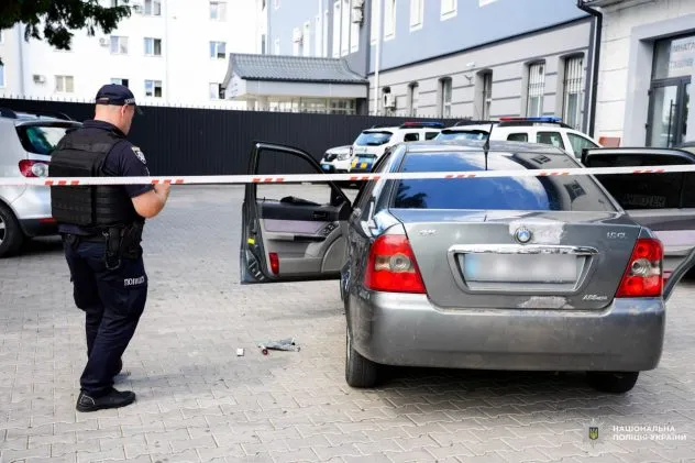 В Рівному водій втік від поліції та протаранив райуправління