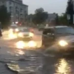 У Рівному під час зливи затопило вулицю Чорновола (+відео)