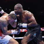 Олександр Усик вдруге став абсолютним чемпіоном у важкій вазі