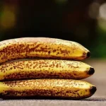 Чи безпечні банани з коричневими плямами на шкірці?