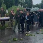 У селі Бичаль Рівненщини поховали захисника України Віталія Бандерату