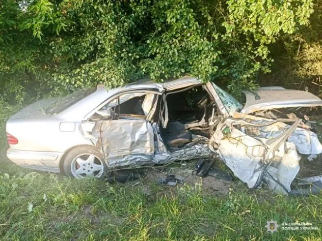 ДТП у Вараському районі: п’яний водій врізався в дерево