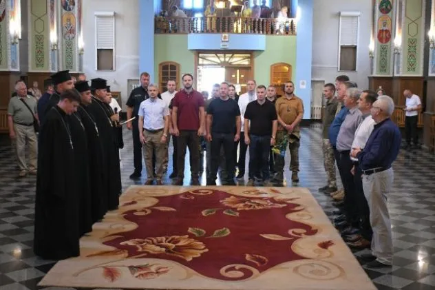 Влада Рівного та області провела спільну молитву у День державності