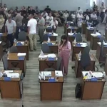 Конфлікт на засіданні Рівненської міськради: мітингувальники з’явились зі зброєю