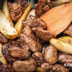 Ніжна куряча печінка з карамелізованою грушею: рецепт від Євгена Клопотенка