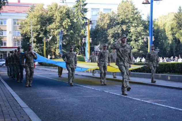 У Рівному відзначили День Державного Прапора: церемонія підняття стягу