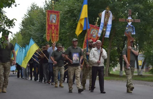 У Здолбунові прощалися з загиблим героєм Миколою Лукашуком