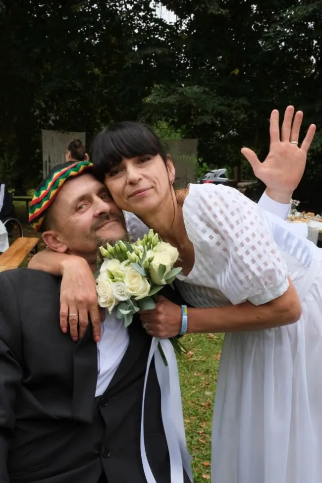 У Рівненському госпіталі ветеран одружився з коханою