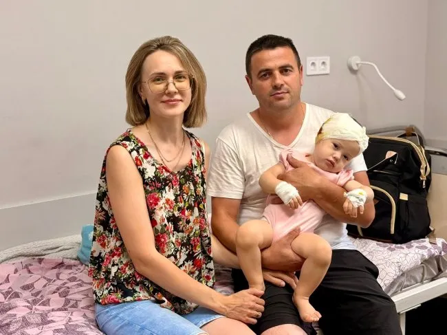 Львовские отоларингологи вернули слух однолетней девочке из Ровенщины