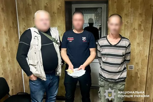 Таксист у Здолбунові викрав у пасажира 150 тисяч гривень