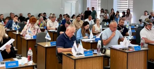 Рівненська міськрада провела друге пленарне засідання без ексцесів