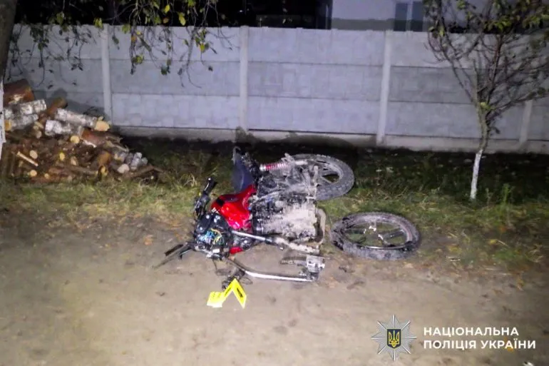 Троє травмованих у Рівненській області внаслідок мотоциклетної аварії