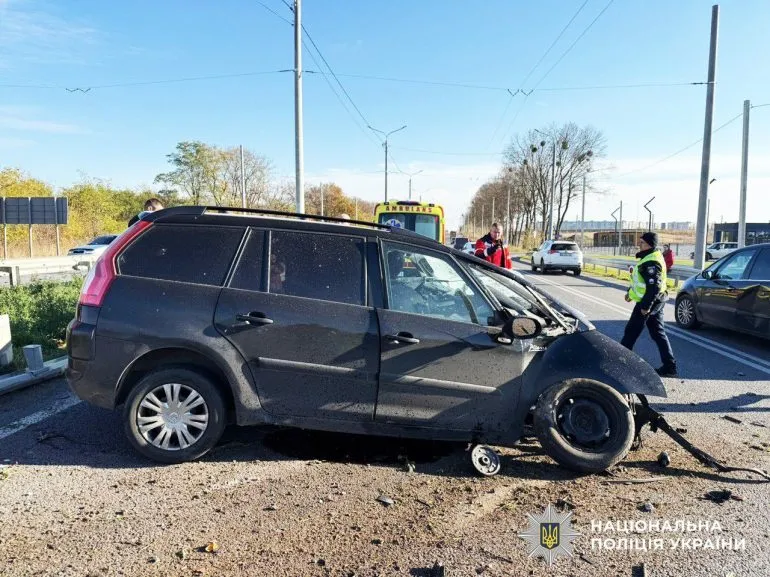 ДТП поблизу Рівного: загинув водій мінівена