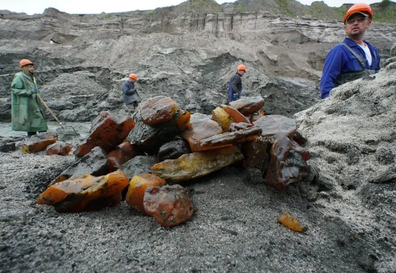 Kyiv Company Acquires Permit for Amber Extraction in Rivne Region