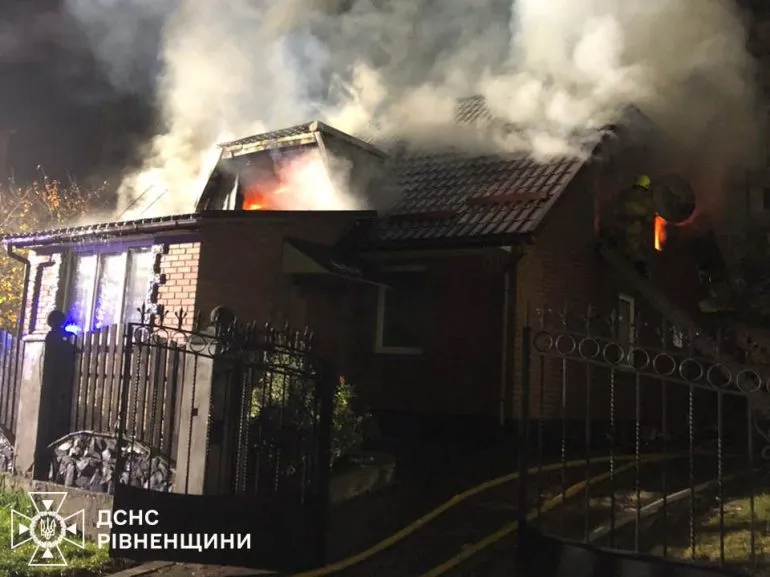 У Рівному сталася пожежа в житловому будинку