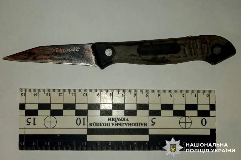 На Рівненщині застілля закінчилось бійкою та ножовим пораненням