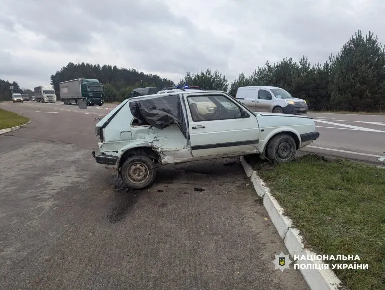 ДТП на Рівненщині: травмована пасажирка легковика