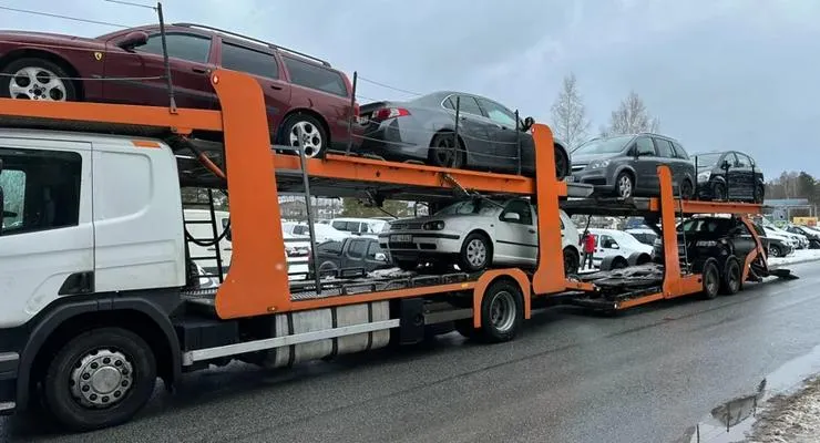 Ровенщина передала 16 конфискованных автомобилей на нужды ВСУ