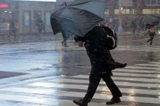 Icy Conditions and Strong Winds Expected in Rivne Region Tomorrow