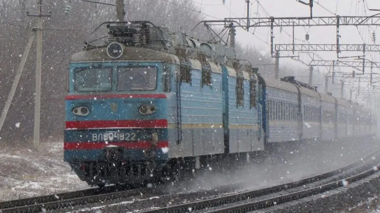 31 грудня та 1 січня через Рівненщину не курсуватимуть потяги