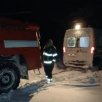 Спасатели в Ровенской области освободили автомобиль скорой помощи из снега