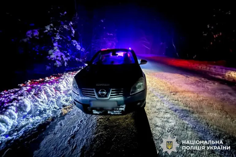 В Ривненской области мужчина угрожал сжечь жену и пытался дать взятку