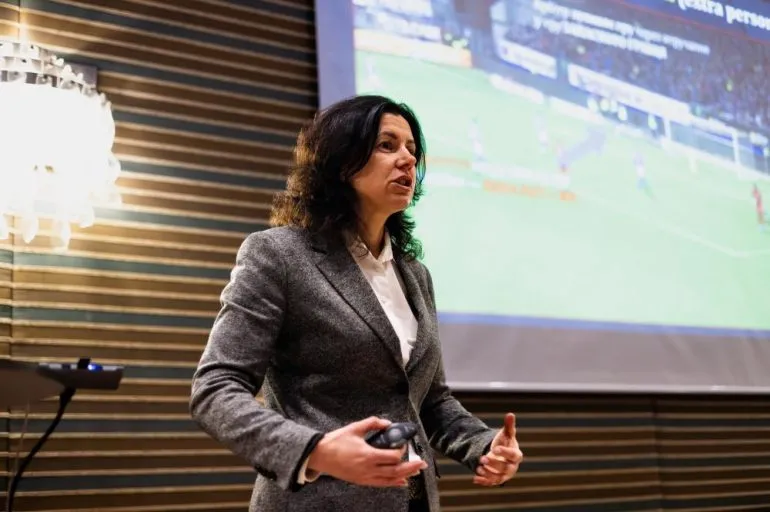 Катерина Монзуль провела навчальну лекцію у таборі Вереса