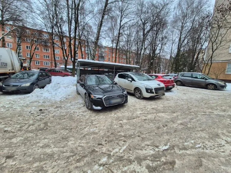 Rivne: Drivers are urged not to block the work of garbage trucks
