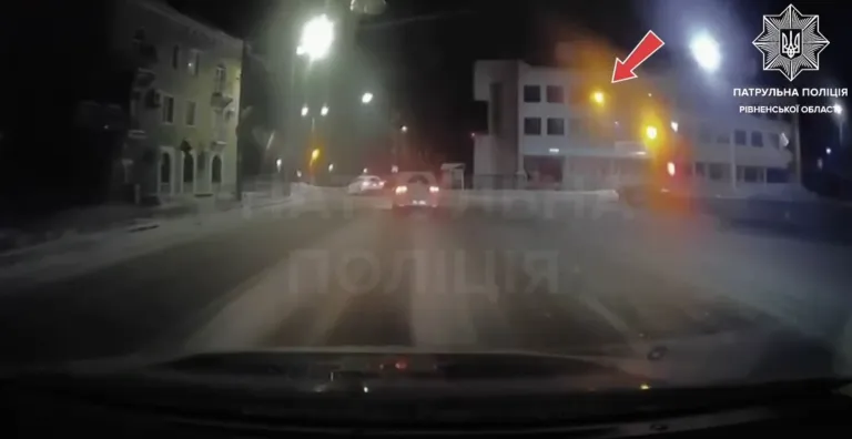In Rivne, police detained a drunk driver at night