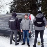 На Рівненщині затримали таксиста за незаконне переправлення осіб через кордон