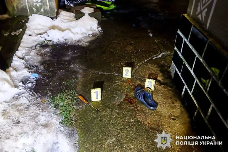 На Рівненщині під час застілля чоловік намагався вбити знайомого