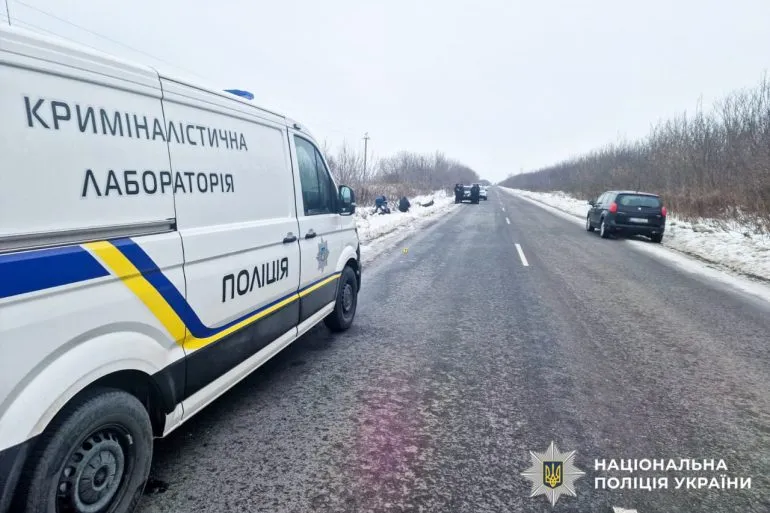 У Рівненському районі водій Jeep Cherokee наїхав на пішохода і втік