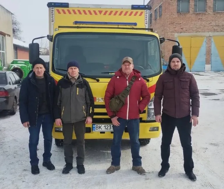 Rivne Utility Workers Help Restore Heating Supply in Kyiv