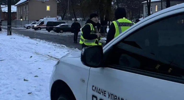 В Моквине Ровенской области обнаружили неизвестную коробку у старостату