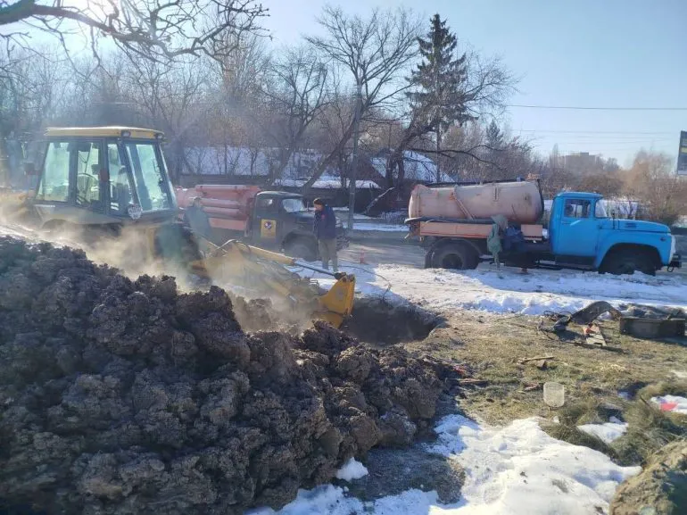 Без воды остались улицы Поповича и Дворецкая в Ровно