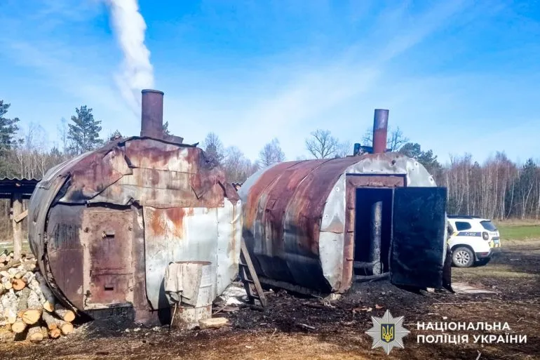 У Рівненській області виявили незаконне випалювання вугілля