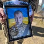 На Рівненщині проводжали в останню путь воїна Анатолія Смика